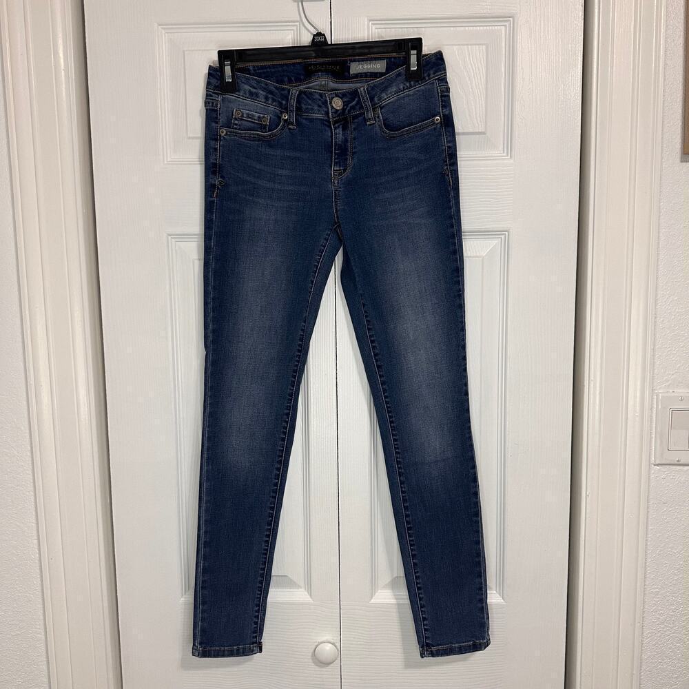Aeropostale Lo-Rise Jegging Jeans Size 4 Womens
